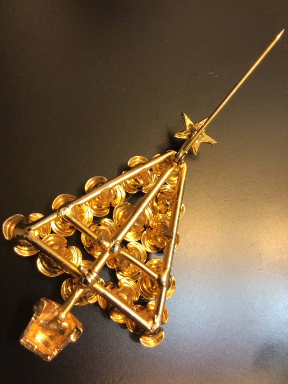 Mid-century CHRISTMAS TREE OF ROSES Brooch/Pin Gold-tone Large - Picture 10 of 15